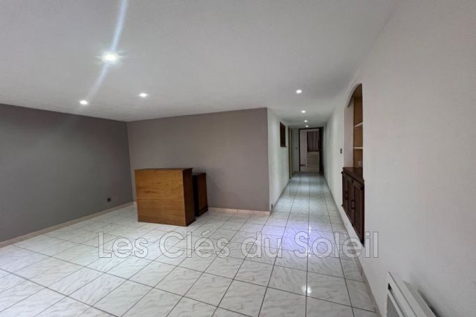 A louer APPARTEMENT T2 53 M2 BORD DE MER BANDOL