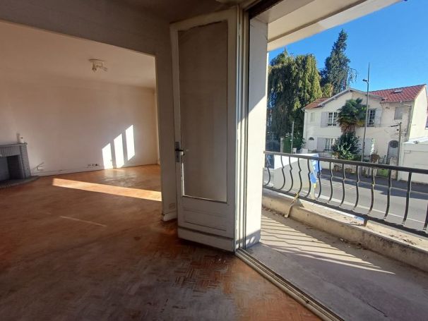 A louer APPARTEMENT T4 89 M2 TERRASSE  PAU