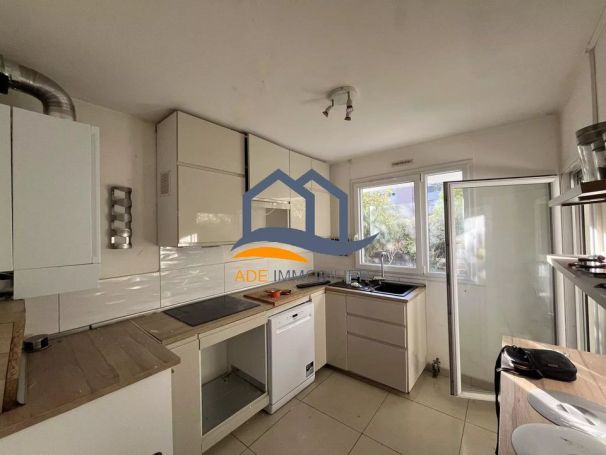 A louer APPARTEMENT T5 92 M2  AIX EN PROVENCE