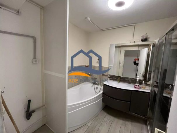 A louer APPARTEMENT T5 92 M2  AIX EN PROVENCE