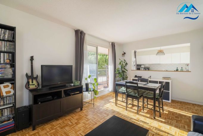 A louer APPARTEMENT T4 86 M2 TERRASSE  MARSEILLE 11EME