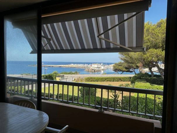 A louer STUDIO  30 M2 TERRASSE VUE MER CARRO