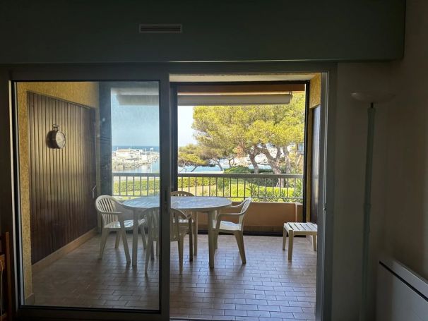 A louer STUDIO  30 M2 TERRASSE VUE MER CARRO