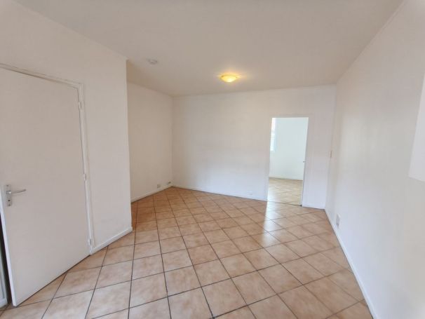 A louer APPARTEMENT T2 33 M2  NIMES