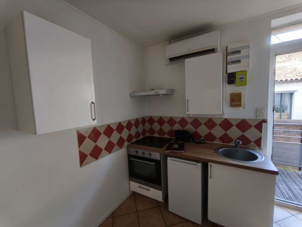 A louer APPARTEMENT T2 33 M2  NIMES