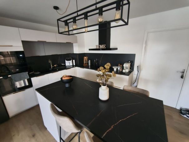 A louer APPARTEMENT NEUF T3 59 M2 TERRASSE  NIMES