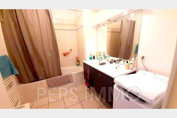 A louer APPARTEMENT T3 70 M2 TERRASSE BORD DE MER MARTIGUES