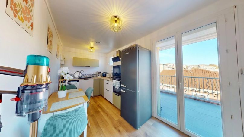 A louer APPARTEMENT T2 47 M2 TERRASSE BORD DE MER PORT DE BOUC