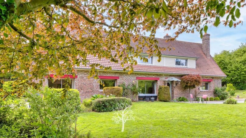 A louer LONGèRE  4 PIECES 190 M2 BORD DE MER SAINT DENIS D ACLON