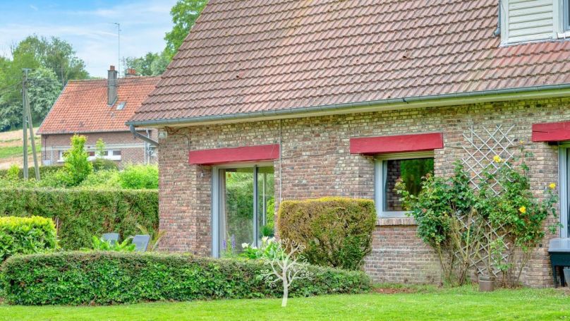 A louer LONGèRE  4 PIECES 190 M2 BORD DE MER SAINT DENIS D ACLON