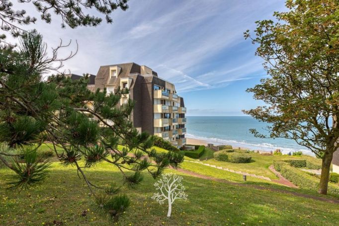 A louer APPARTEMENT T3 65 M2 VUE MER TROUVILLE SUR MER