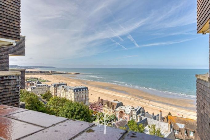 A louer APPARTEMENT T3 65 M2 VUE MER TROUVILLE SUR MER