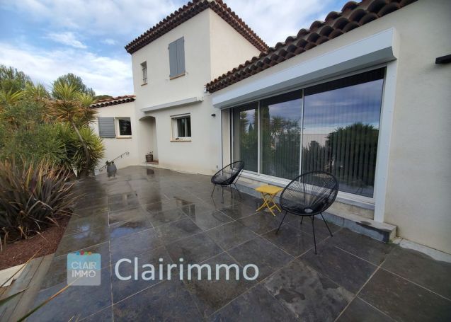 A louer MAISON  DE MAîTRE  VELAUX