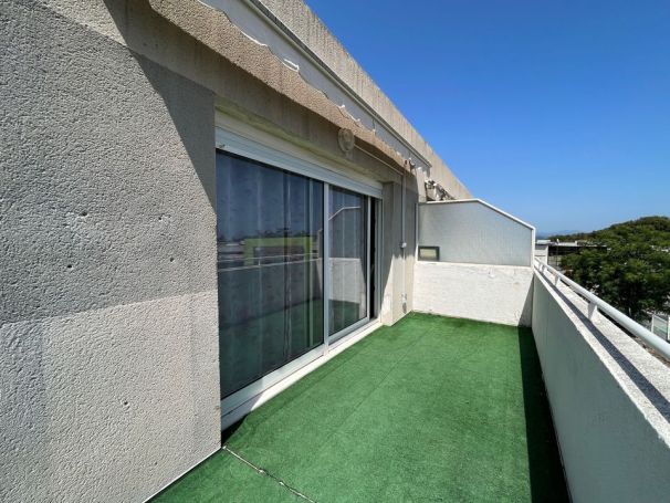 A louer APPARTEMENT T3 75 M2 TERRASSE BORD DE MER LA CIOTAT