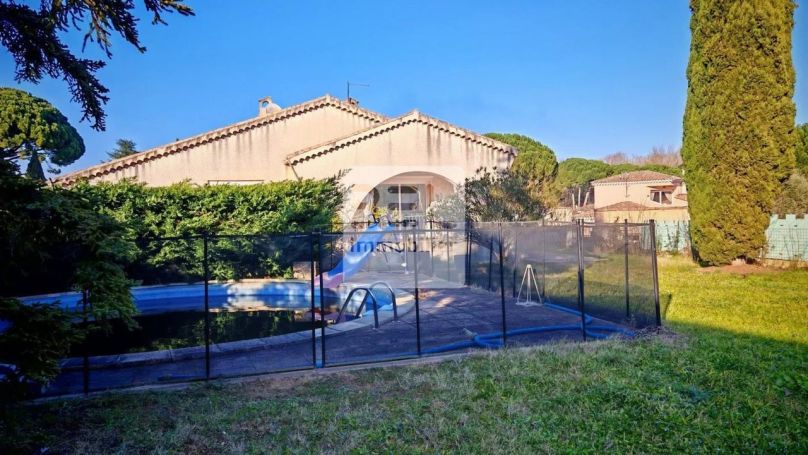 A louer MAISON  6 PIECES 102 M2  BAGNOLS SUR CEZE