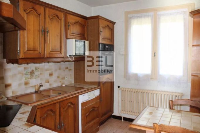 A louer MAISON  4 PIECES 120 M2  BAGNOLS SUR CEZE