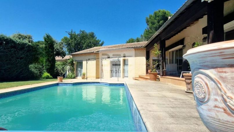 A louer MAISON  D'ARCHITECTE BORD DE MER UZES