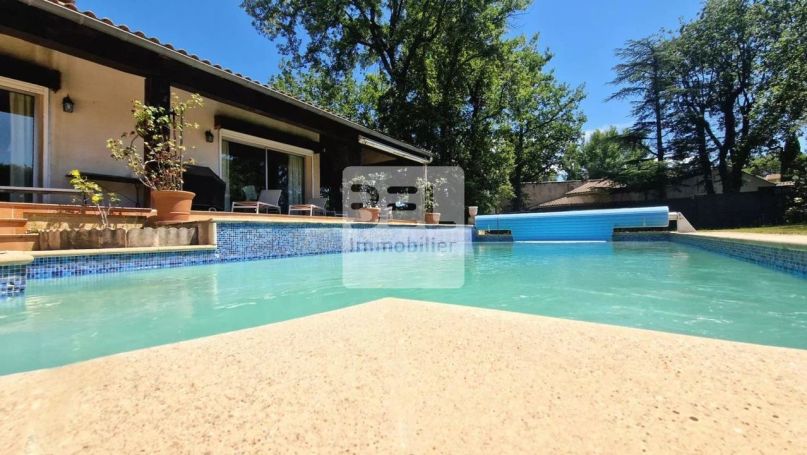 A louer MAISON  D'ARCHITECTE BORD DE MER UZES