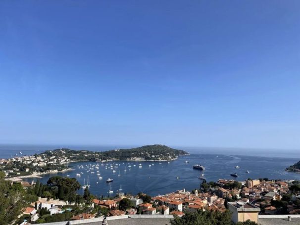 A louer APPARTEMENT DE PRESTIGE NEUF T4 137 M2 TERRASSE VUE MER VILLEFRANCHE SUR MER