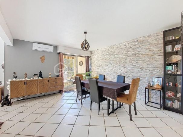 A louer APPARTEMENT T4 75 M2 TERRASSE BORD DE MER TOULON