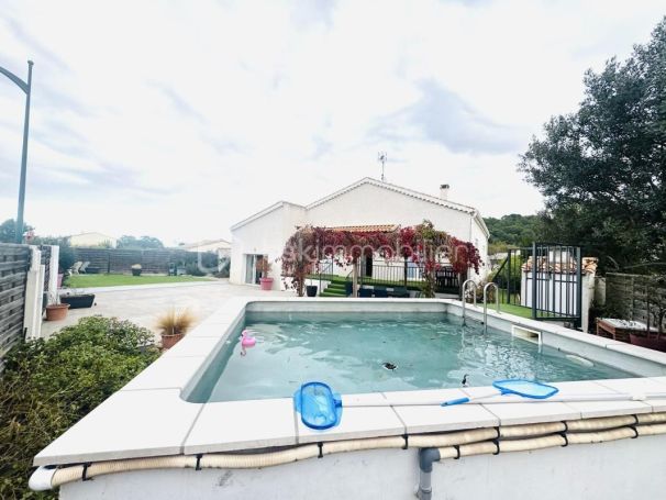 A louer MAISON  5 PIECES 125 M2  LIGNAN SUR ORB