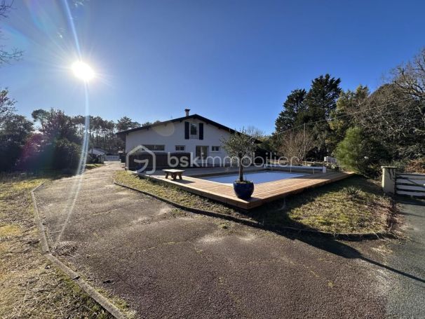 A louer MAISON  6 PIECES 150 M2 BORD DE MER MOLIETS ET MAA