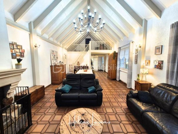 A louer LONGèRE  6 PIECES 139 M2  CONDETTE