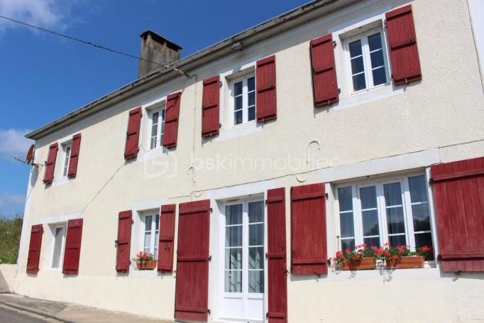 A louer MAISON  DE MAîTRE  SALIES DE BEARN