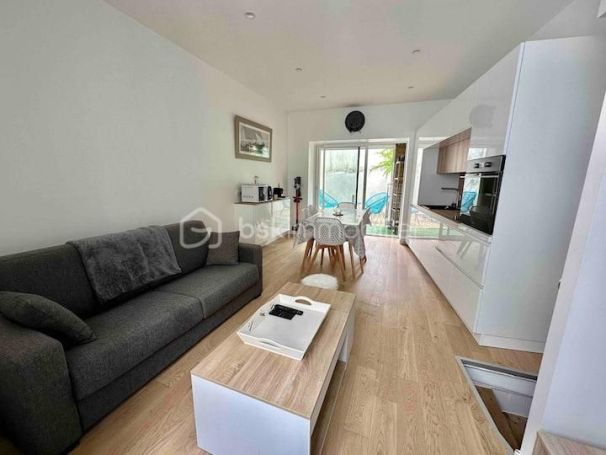 A louer MAISON  DE MAîTRE PIEDS DANS L'EAU LES SABLES D OLONNE