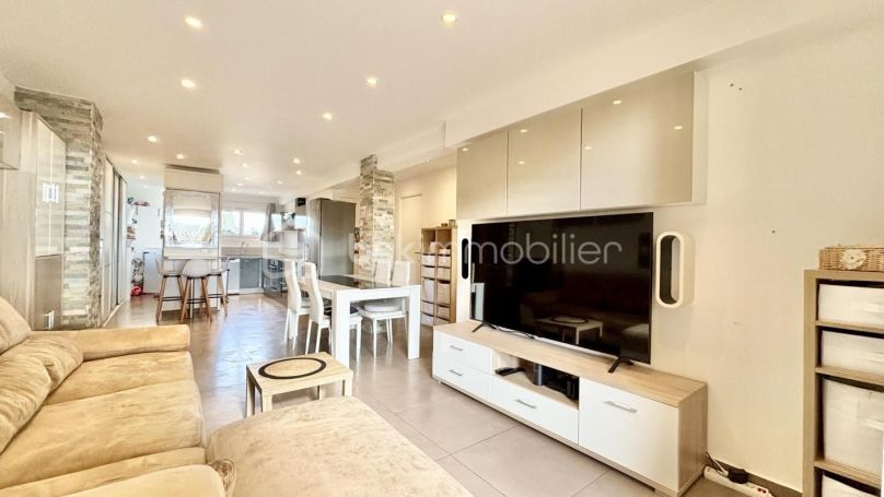 A louer APPARTEMENT T3 65 M2 BORD DE MER ANTIBES