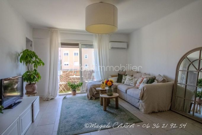 A louer APPARTEMENT T3 64 M2 BORD DE MER TOULON