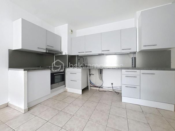 A louer APPARTEMENT T3 57 M2 BORD DE MER ROGNAC