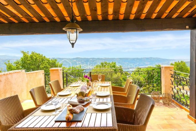 A louer MAISON  6 PIECES 187 M2 VUE MER GATTIERES