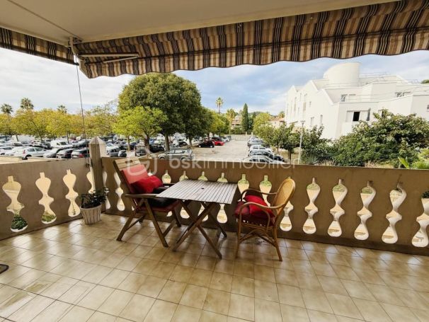 A louer APPARTEMENT NEUF T2 52 M2 TERRASSE BORD DE MER HYERES