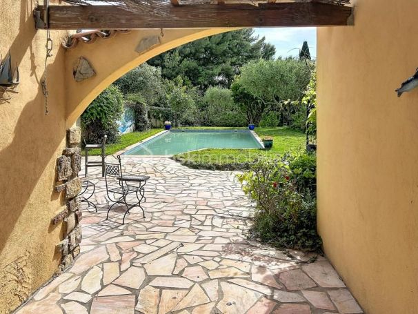 A vendre MAISON  DE MAîTRE PLAGE à PIED SIX FOURS LES PLAGES