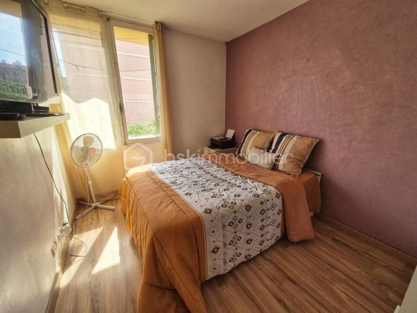 A louer APPARTEMENT T4 64 M2 BORD DE MER TOULON