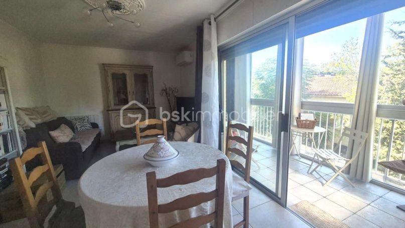 A louer APPARTEMENT T3 56 M2 BORD DE MER TOULON