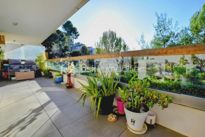 A louer APPARTEMENT DE PRESTIGE T3 63 M2 TERRASSE BORD DE MER CANNES