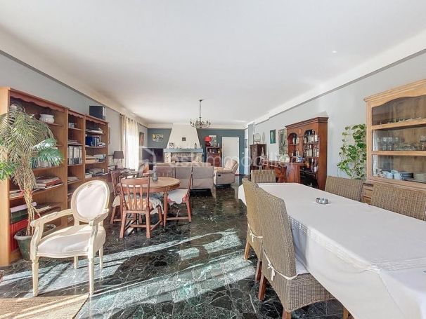 A louer APPARTEMENT T4 127 M2 BORD DE MER LA CIOTAT