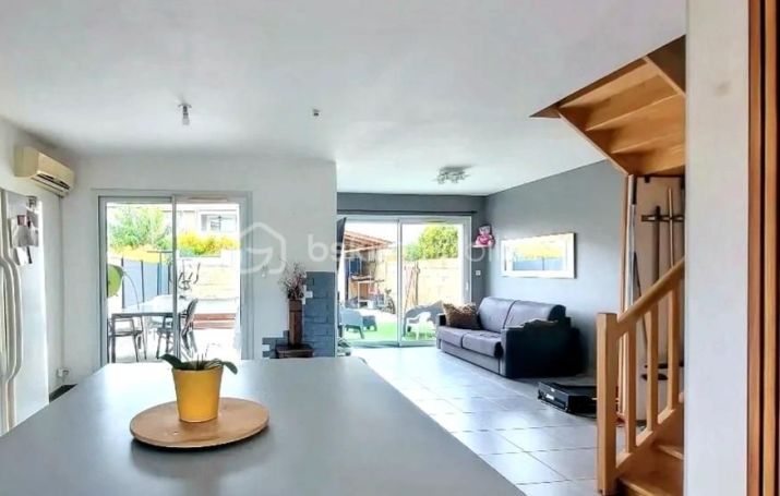 A louer MAISON  DE MAîTRE BORD DE MER BALARUC LE VIEUX