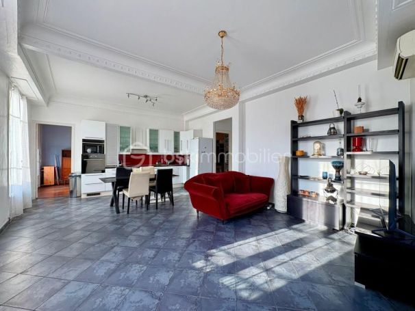 A louer APPARTEMENT T4 106 M2 BORD DE MER NICE