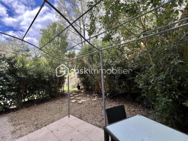 A louer STUDIO  22 M2 TERRASSE  CALLIAN