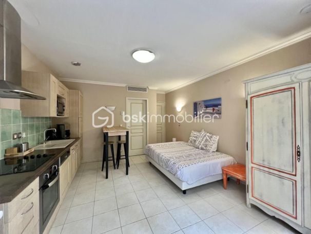 A louer STUDIO  22 M2 TERRASSE  CALLIAN