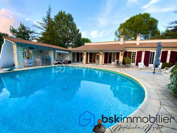 A louer LOFT  7 PIECES 175 M2  SAINT PRIVAT DES VIEUX