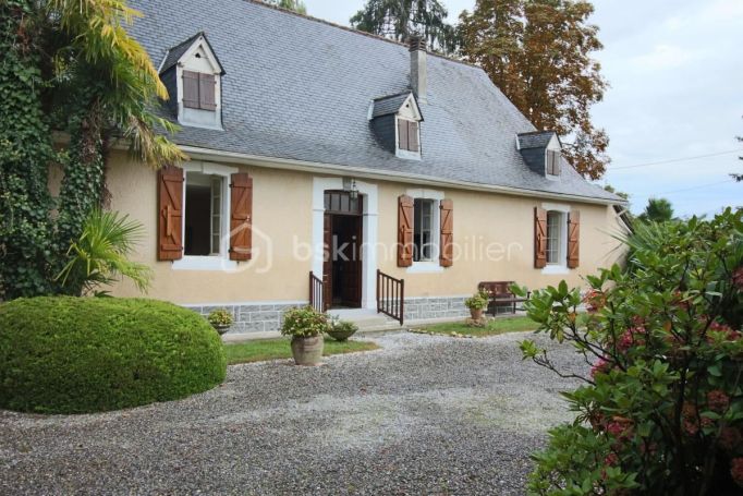 A louer MAISON  DE MAîTRE  SERRES CASTET