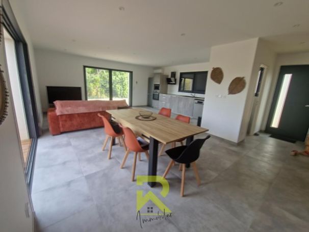 A vendre MAISON  4 PIECES 95 M2  POMEROLS