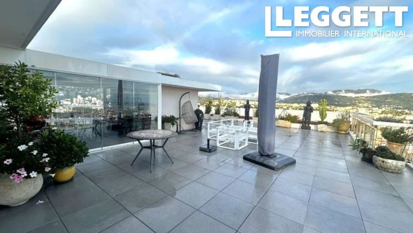 A louer APPARTEMENT DE PRESTIGE T6 160 M2 BORD DE MER NICE