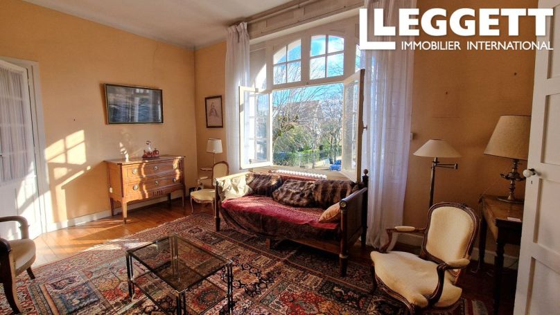 A louer MAISON  12 PIECES 319 M2  PESSAC