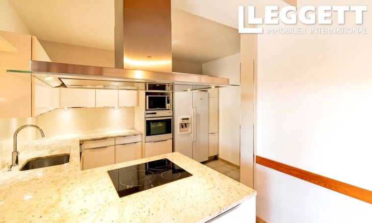 A louer MAISON  6 PIECES 209 M2 BORD DE MER NARBONNE