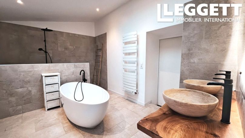 A louer MAISON  DE MAîTRE  VERINES